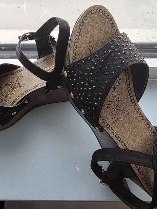 Best . Shoes - Women’s Black Studded Wedge Sandals